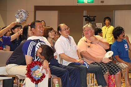  再三、日本が決定機を外してがっくりという場面も