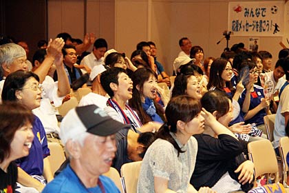 26日に三条市で行われたロンドン五輪男子サッカー日本代表初戦のパブリックビューイング