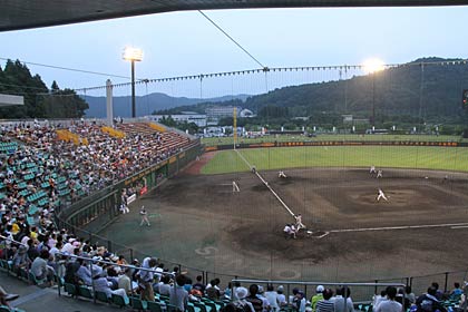 28日に三條機械スタジアムで2012プロ野球イースタン・リーグ公式戦、7.29水害チャリティーマッチのヤクルト対巨人戦