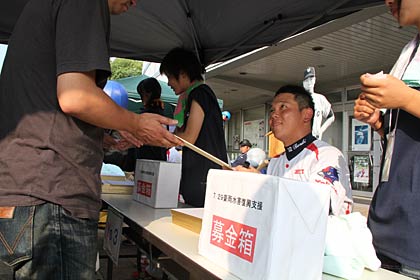  ヤクルト選手によるサイン会