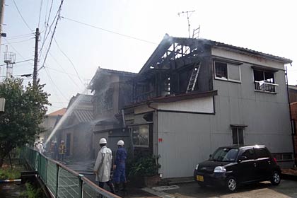 三条市島田2の火災現場