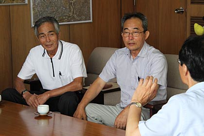 チャリティーショー開催の経緯などについて歓談