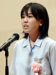 最優秀賞に選ばれた県立燕中等教育学校3年の丸山慈子さん