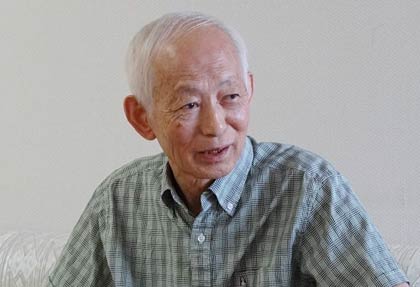 結婚しない人が増えていることなどについて吉田副市長と歓談する中村さん