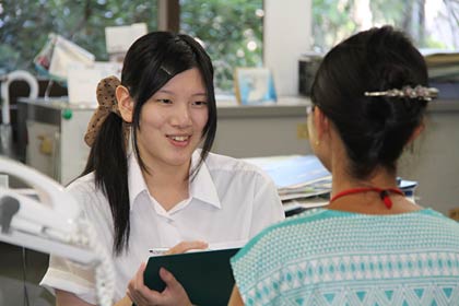 アサンションさんから「まちあるき」の魅力を引き出す山崎菜都美さん
