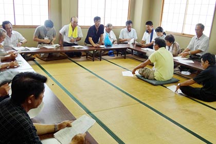 質疑に次々と参加者の手が上がる