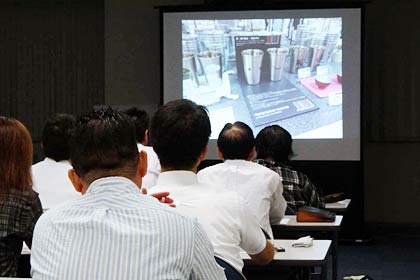 8月29日に開かれた新潟DNA「リ・デザインエキシビション2013」の事業説明会