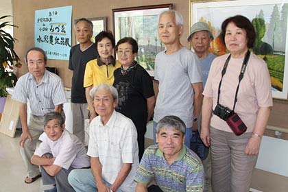 宇賀治さんを囲んでサークルみずゑのメンバー