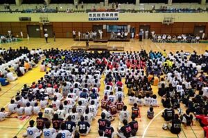 1,250人が参加して1日行われた第8回市民総合体育祭総合開会式