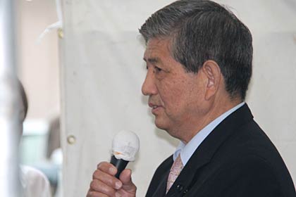 選対本部長の金谷国彦県議