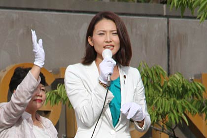  金子恵美氏