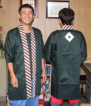 こども大名行列用にことし新調した子ども用のやっこの衣装