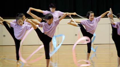 燕市ジュニア新体操クラブの初めての発表会