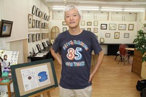 17日まで新潟市西蒲区・にいだやギャラリー野衣でシンガーソング絵本ライター中川ひろたかさんの自身初のギャラリー展、初めてにもかかわらず約70もの作品がぎっしり