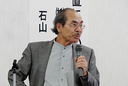  北海道大学名誉教授で(株)NewsT研究所代表取締役の石山さんから「床免震装置について」で聴く