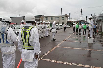 燕署が行った交通事故シャットアウト緊急対策の出動式