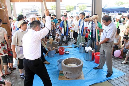 恒例のもちつき大会