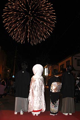 最後は打ち上げ花火が締めくくる
