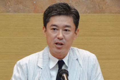  基調講演を行う三条市出身でフランス・パリで活躍する日本料理店「あい田」店主の相田康次さん
