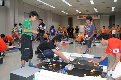 23日、三条商工会議所で行われた第2回ロボコンジャパンカップ本大会