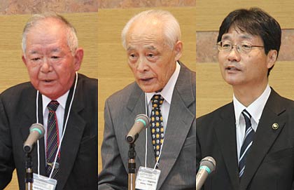 左から京大工学博士の鳴瀧則彦広島大教授、北京航空航天大学の陳教授、鈴木燕市長