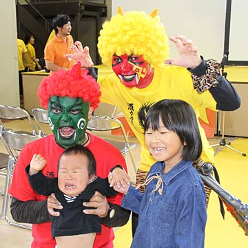 9月29、30の2日間、開かれた燕三条カレー産業博で酒呑童子行列のPRで大暴れの鬼