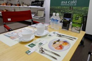 燕三条駅観光物産センター「燕三条Wing」に開設されている「燕三条『畑の朝カフェ』」のコーナー