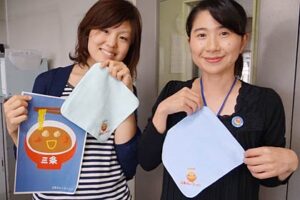 「国際ご当地グルメグランプリ in 南魚沼牧之通り」で三条カレーラーメン購入者1,000人にプレゼントする割引特典付きミニタオル
