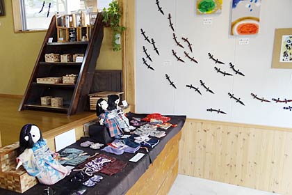 8日まで加茂市「あとりえきっか」で開かれている「2012HALU展…NIHONGAandmore…」
