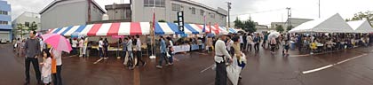 初めて「つばめるしぇ」が開かれたつばめ物流センターの組合会館