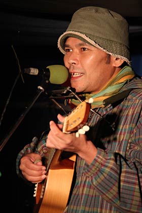 「たま」のメンバーだった知久さんも出演