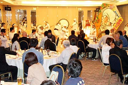 三條太鼓三小相承会の演奏