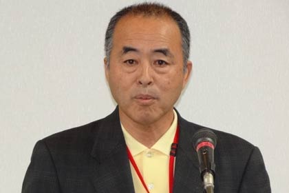 あいさつするハンズワタベの渡部社長
