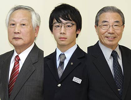 授賞式に出席した市展賞の3人、左から日本画の佐々木喬さん(74)＝燕市三王淵＝、工芸・彫刻の石田光平さん(18)＝田上町田上乙＝、書道の古澤嘉峰さん(68)＝燕市吉田寿町＝