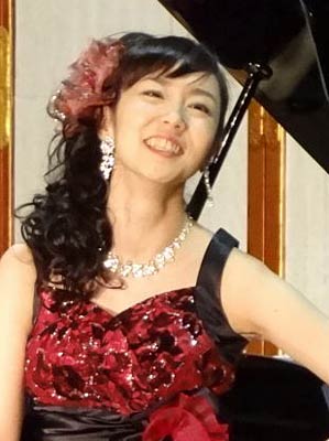 二期会会員のメゾソプラノの長谷川忍さん