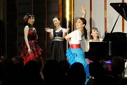 小島正子さんのフラメンコも