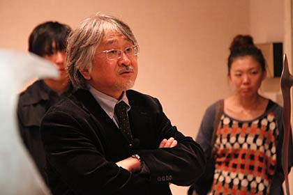 作品解説を行う馬場さん