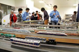 10日から15日まで燕三条 Wingで開かれている「燕三条 Wing わくわく電車まつり」