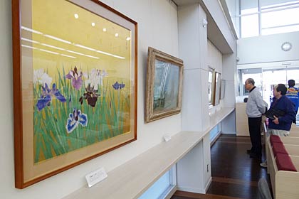 三条市出身作家によるロビー展
