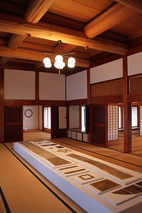 「LIFE works @ Niigata」の作品も展示されている大広間