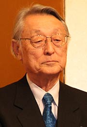 12月3日に県央研究所でイルミネーション点灯式にあわせて行われる講演の講師、長岡造形大学の豊口協理事長