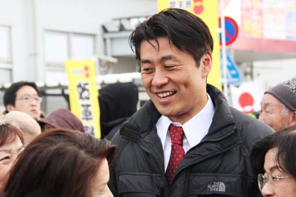 イオン三条店前での街頭演説に訪れた細野豪志氏