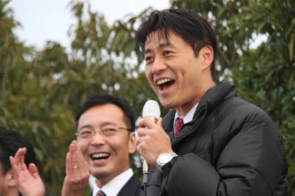  イオン三条店前での街頭演説に訪れた細野豪志氏