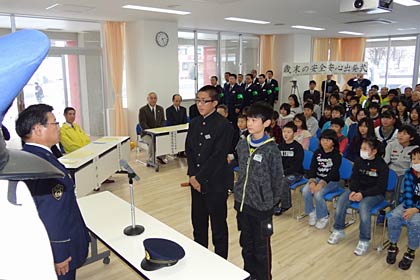 第二中3年兼古高希さんと一ノ木戸小6年渋谷倫太郎さんの2人が交通安全宣言