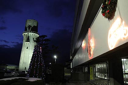  中央公民館クリスマスイルミネーションも同時に始まった