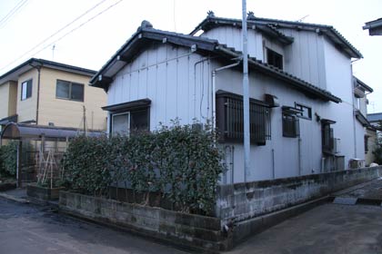 燕市で全焼した家