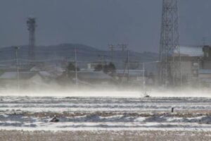 4日午前9時半ころ燕市大曲地内で地吹雪