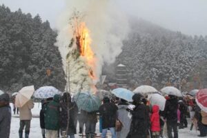 昨年の道の駅国上のふれあいパーク久賀美の塞の神のようす
