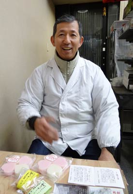 「つるがや」五代目の柄沢幸一社長