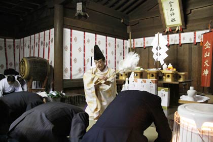 金山神社での神事